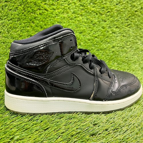 Nike air jordan mid - air,